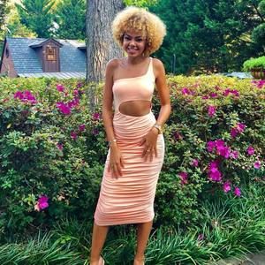 Meet your Posher, Erica